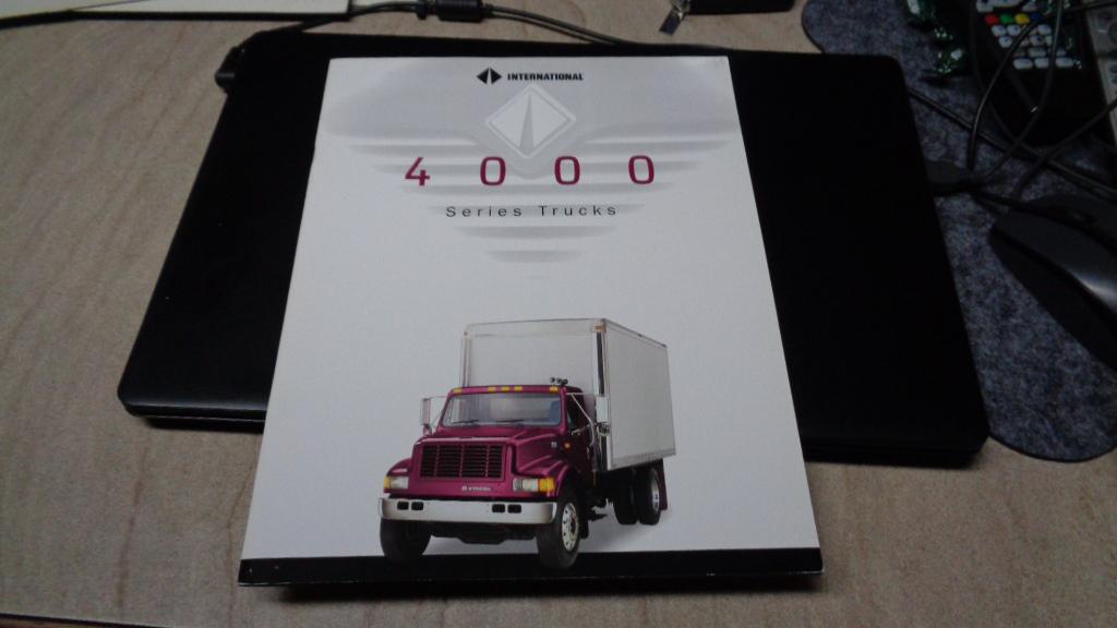 USA Folder INTERNATIONAL  4000 SERIES TRUCKS, Verzenden, Nieuw, Overige merken