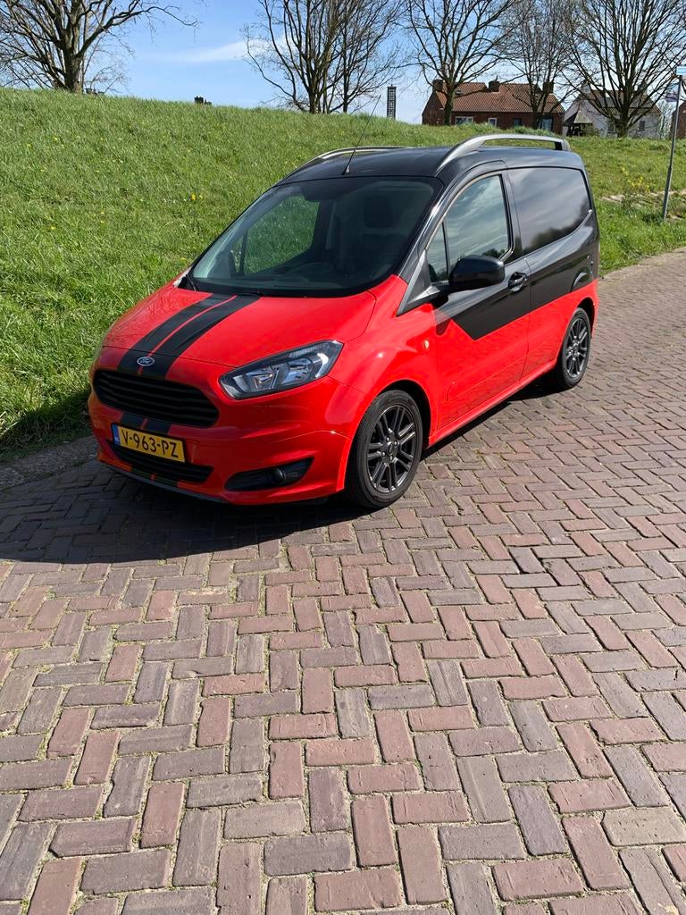 Ford Transit Courier 1.5 Tdci sport 2018 slechts 51k km!, Auto's, Bestelauto's, Voorwielaandrijving, Leder en Stof, Origineel Nederlands