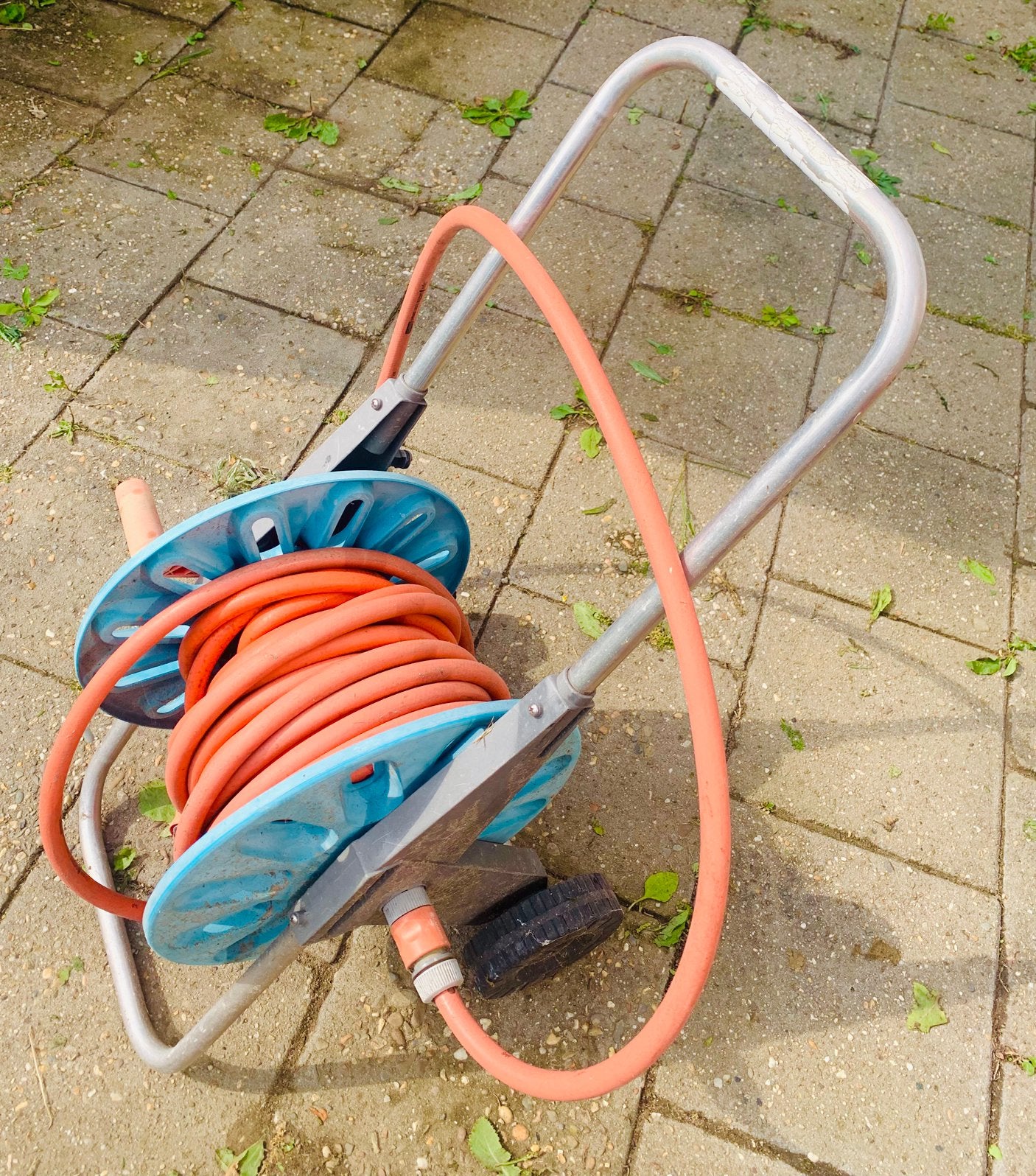 Gardena stevige tuinslang met haspel, Tuin en Terras, Ophalen, Zo goed als nieuw, Tuinslang