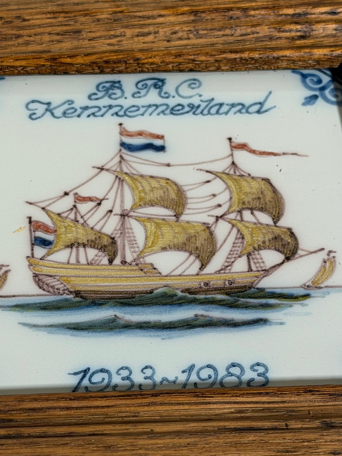 Makkum tegel met VOC schip - B.F.C. Kennemerland 1933-1983, Antiek en Kunst, Ophalen
