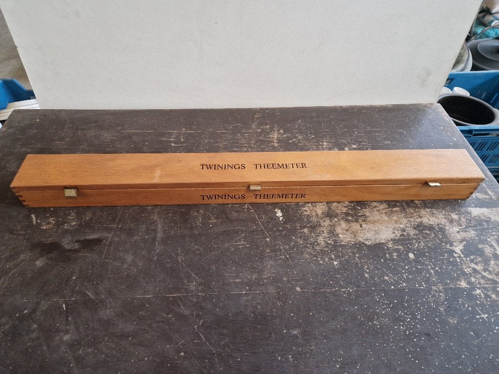 Twinings theedoos theemeter, Overige typen, Ophalen of Verzenden, Gebruikt, Hout