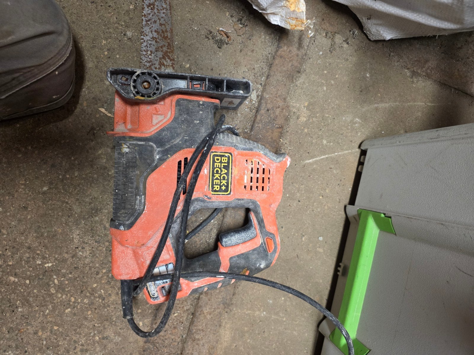 Black+Decker Reciprozaag - Gebruikt maar functioneel, Gebruikt, 70 mm of meer, Black+Decker, 600 tot 1200 watt