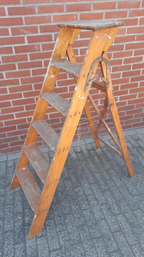 Houten klaptrap - klein mankement, Doe-het-zelf en Verbouw, Ladders en Trappen, Ophalen, Gebruikt, Trap, Opvouwbaar of Inschuifbaar
