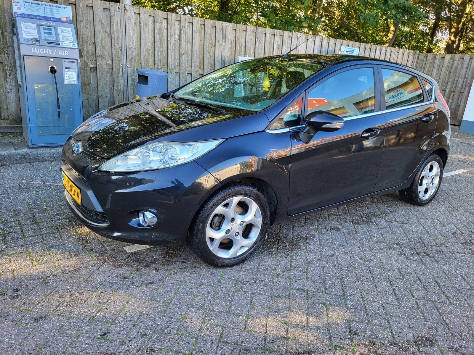 Ford Fiesta 1.6 Benzine, Voorwielaandrijving, 1596 cc, 40 €/maand, Zwart