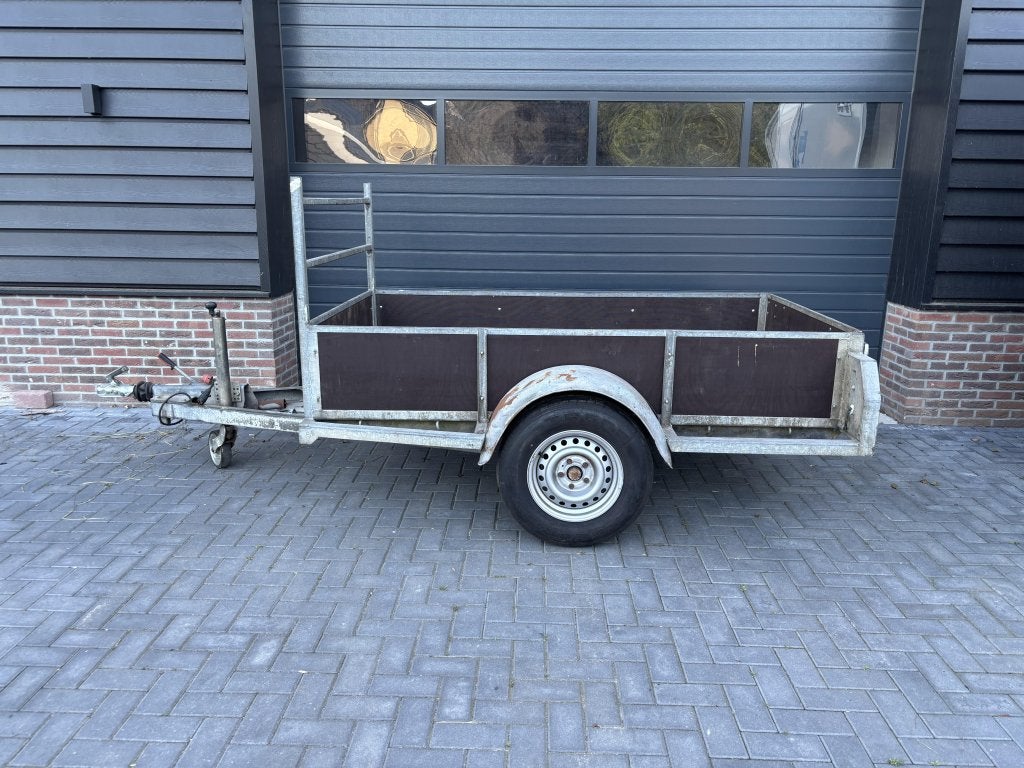 Enkelasser aanhanger aanhangwagen bakwagen geremd 1300 kg, Gebruikt