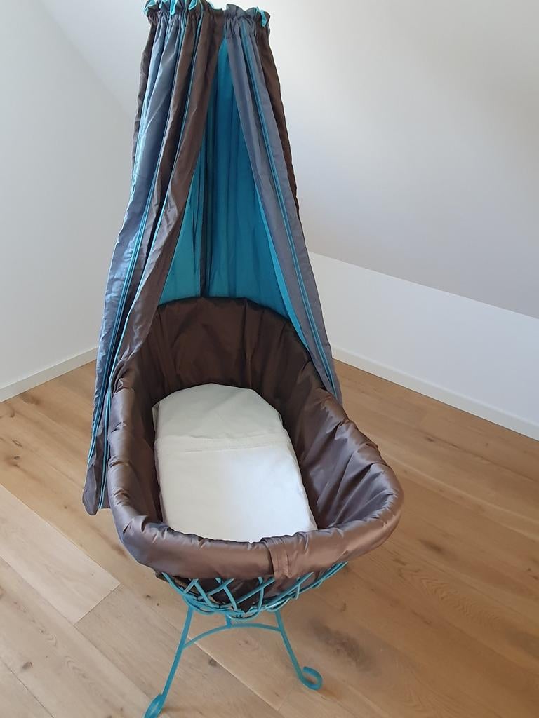 Antieke rotan wieg, Kinderen en Baby's, Babywiegjes en Ledikanten, Ophalen, Gebruikt, Wieg
