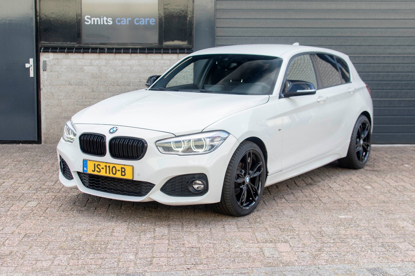 BMW 1-Serie 118i M-pakket Lci 136pk 2016 Wit, Auto's, BMW, 1-Serie, 1280 kg, Alcantara, Wit