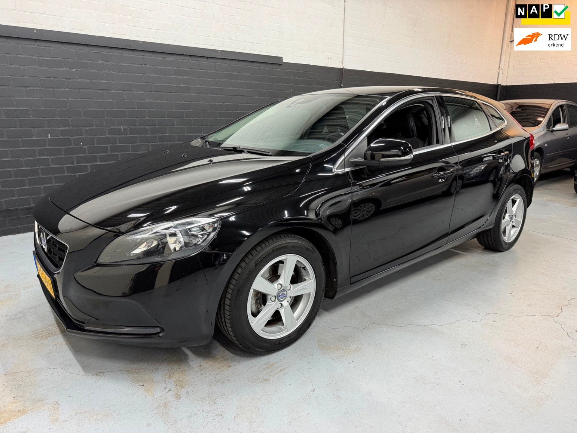 Volvo V40