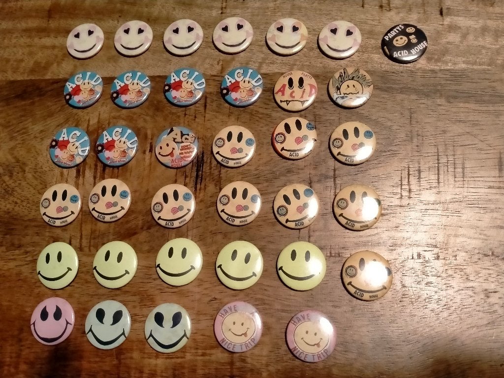 Smiley Acid Hippie 80's vintage buttons button smile Party, Verzamelen, Ophalen of Verzenden, Gebruikt, Overige onderwerpen