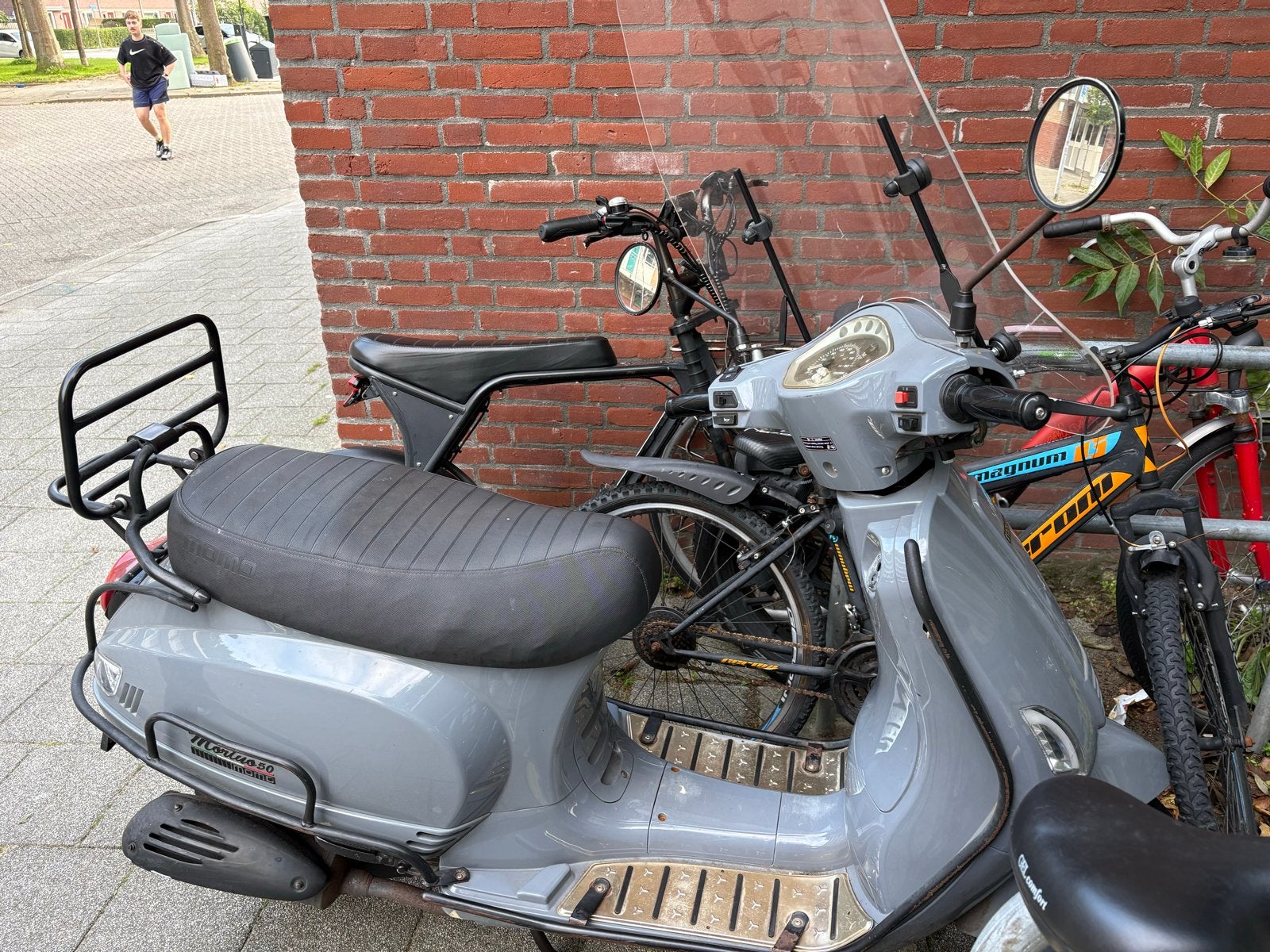 Momo scooter uit 2019 in goede staat, Ophalen, Gebruikt, Overige merken