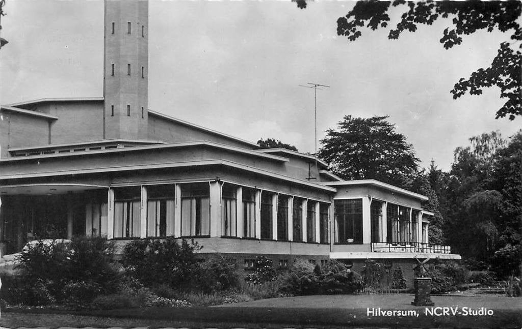 388-490-021 Hilversum NCRV Studio, Verzamelen, Ansichtkaarten | Nederland, Verzenden, Voor 1920, Noord-Holland