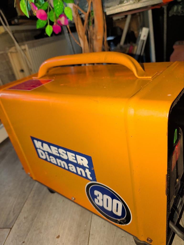 Kaeser diamant 300 compressor, Ophalen of Verzenden, Zo goed als nieuw, Geluidgedempt, 200 tot 400 liter/min