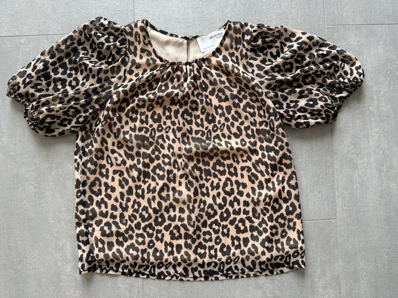 Selected Femme blouse in luipaardprint!, Kleding | Dames, Ophalen of Verzenden, Nieuw, Maat 36 (S), Beige