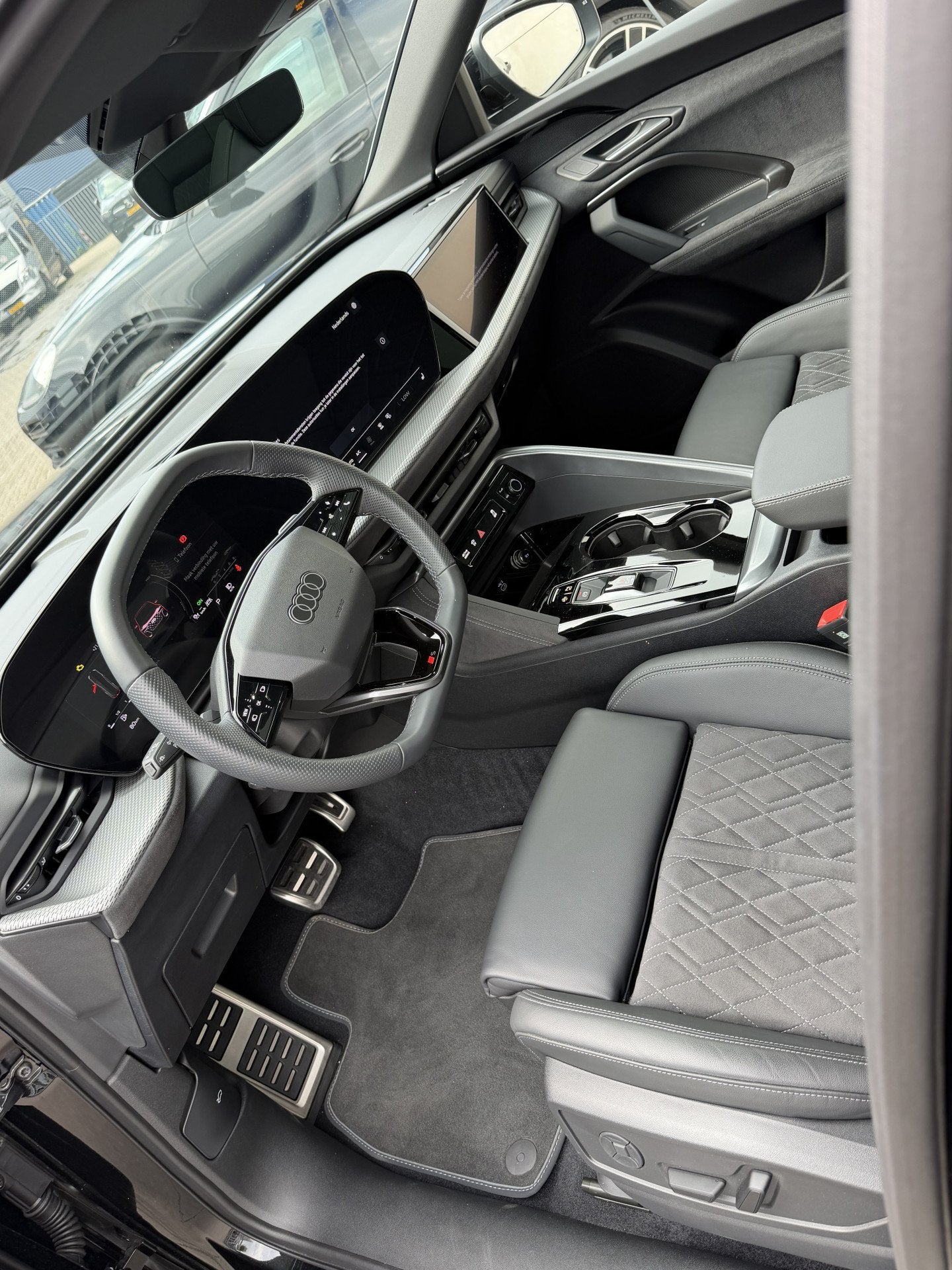Audi Q5 2.0 TFSI e-hybrid quattro S edition Competition Pano, Auto's, Automaat, Dealer onderhouden, Gebruikt, 4 cilinders