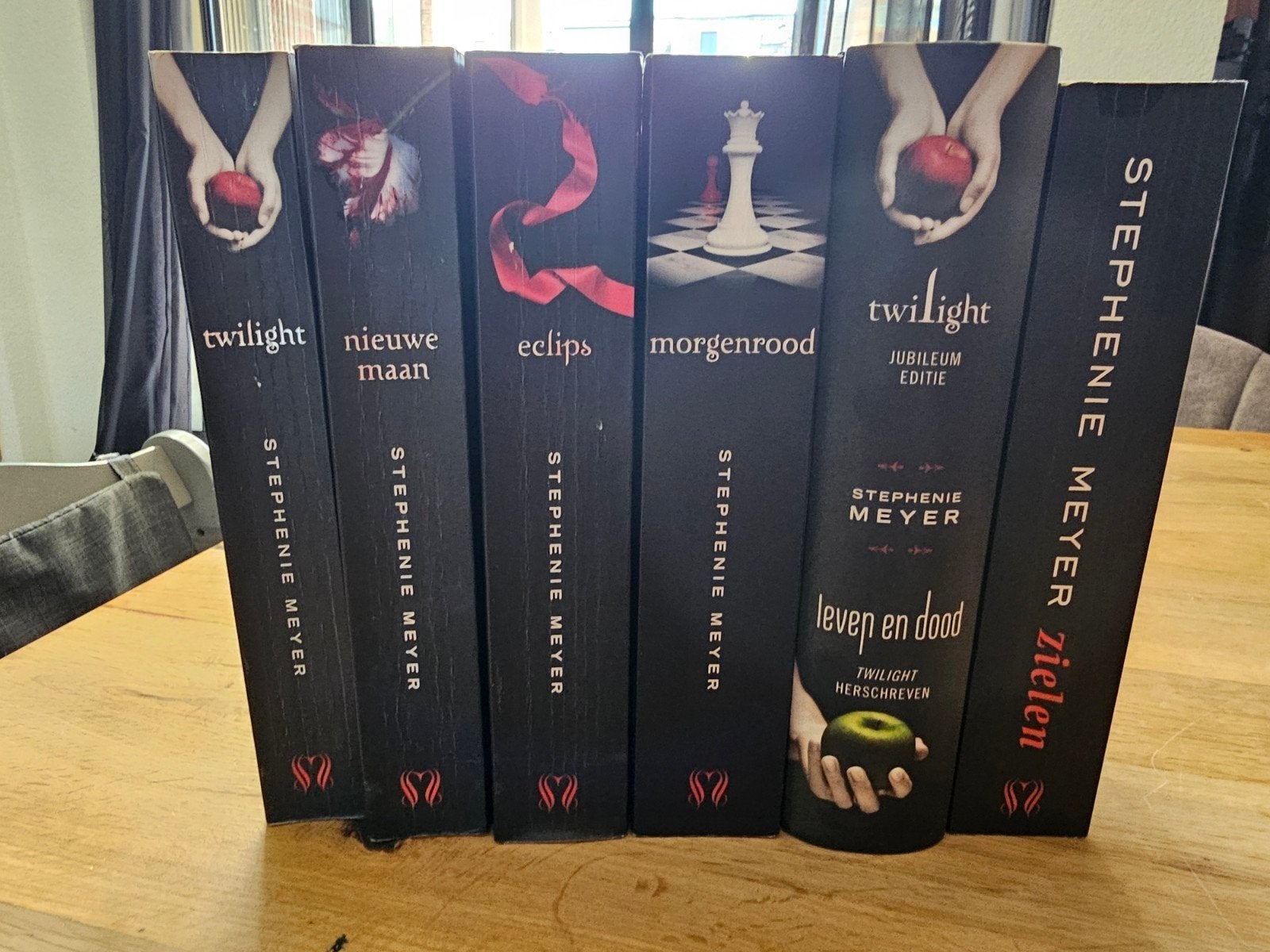 Stephenie Meyer Twilight serie + Leven en Dood + Zielen, Gelezen, Ophalen of Verzenden, Stephenie Meyer, Amerika