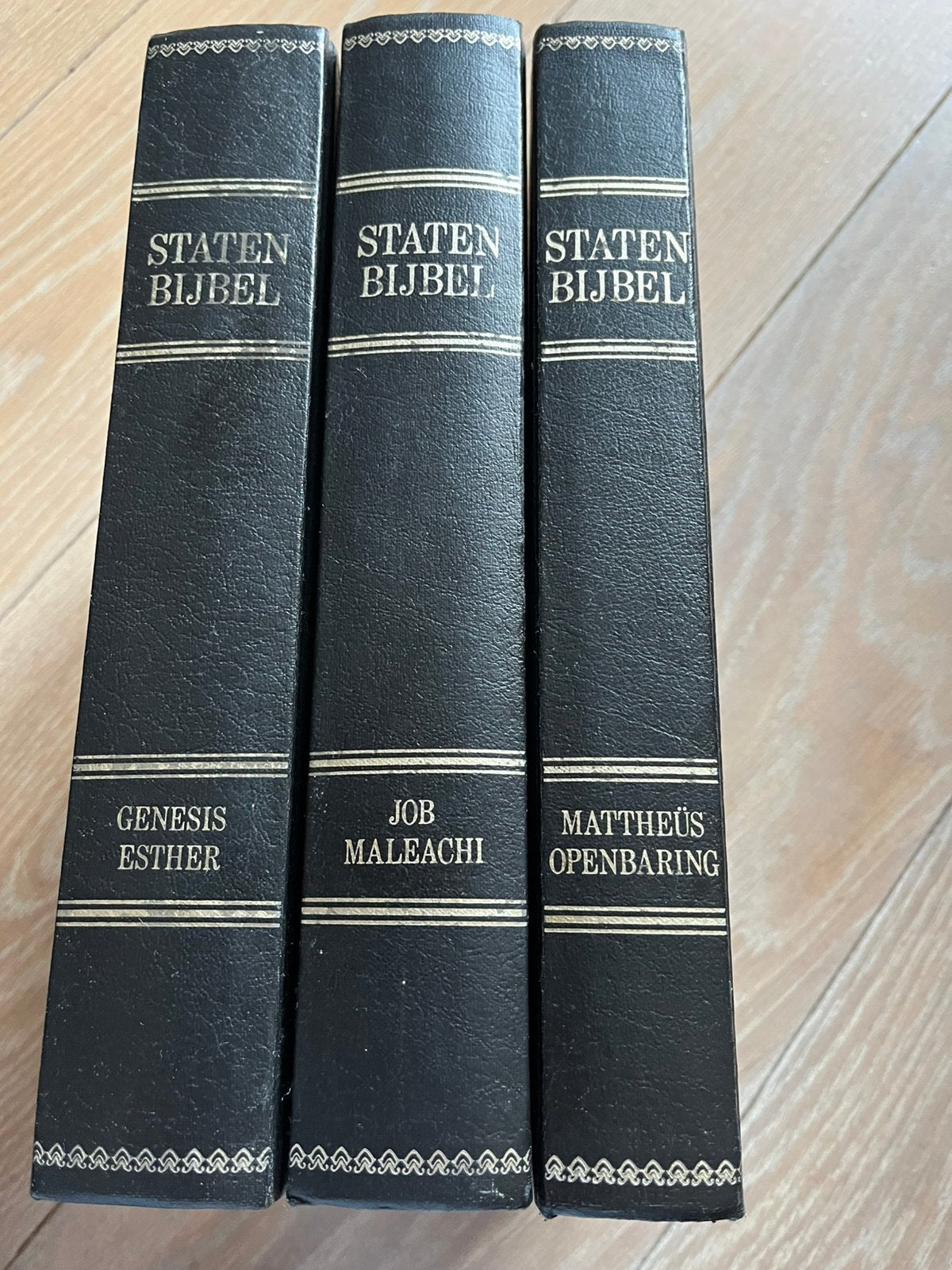 De statenbijbel in 3 delen, Antiek en Kunst, Antiek | Boeken en Bijbels, Ophalen of Verzenden, Den Hertog Uitgeverij