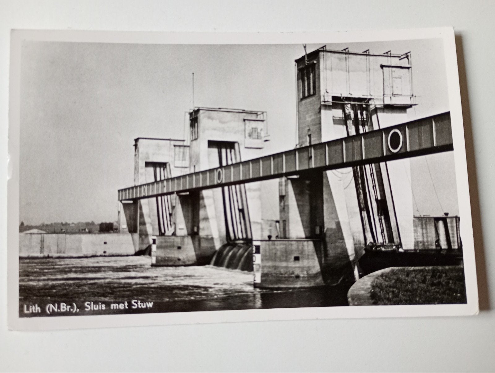 Lith bij Oss Sluis met Stuw 1958, Ophalen of Verzenden, 1940 tot 1960, Gelopen, Noord-Brabant