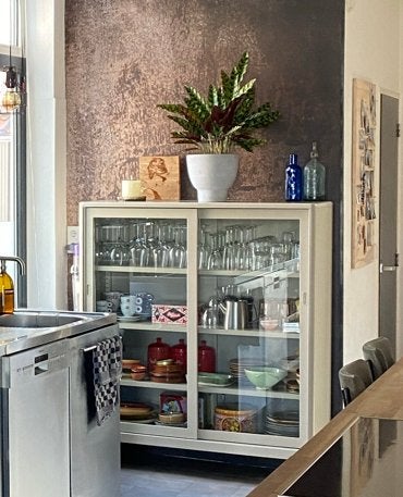Zeer mooie vitrinekast IKEA IDÅSEN keukenkast displaykast, Ophalen, 100 tot 150 cm, 25 tot 50 cm, Met deur(en)