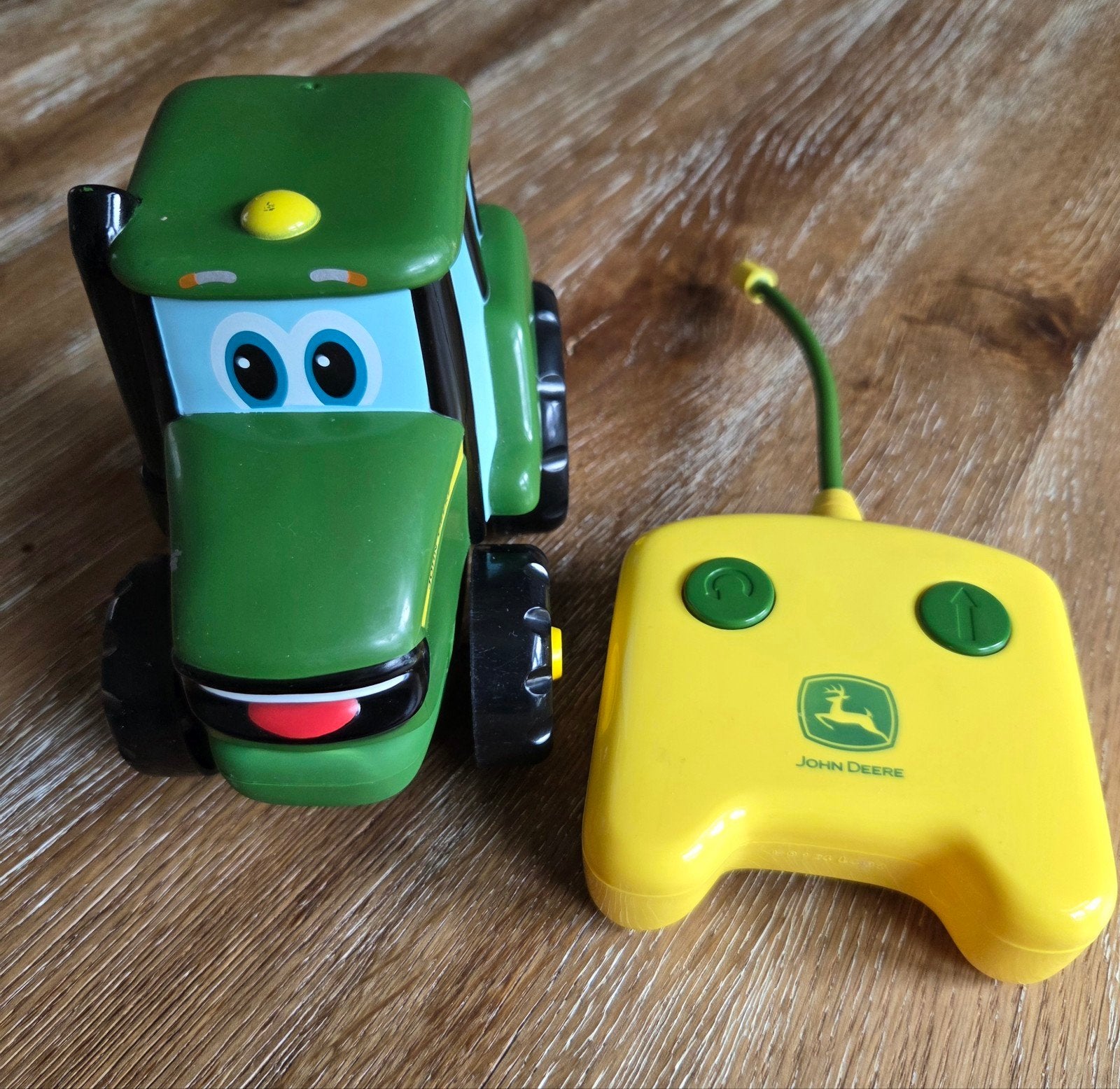 john Deere tractor met afstandsbediening, Ophalen, Zo goed als nieuw, Afstandsbediening