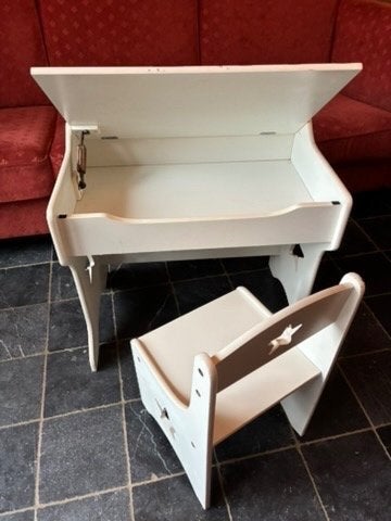 Peuter/kleuter bureautje,, Kinderen en Baby's, Ophalen, Gebruikt, Overige typen