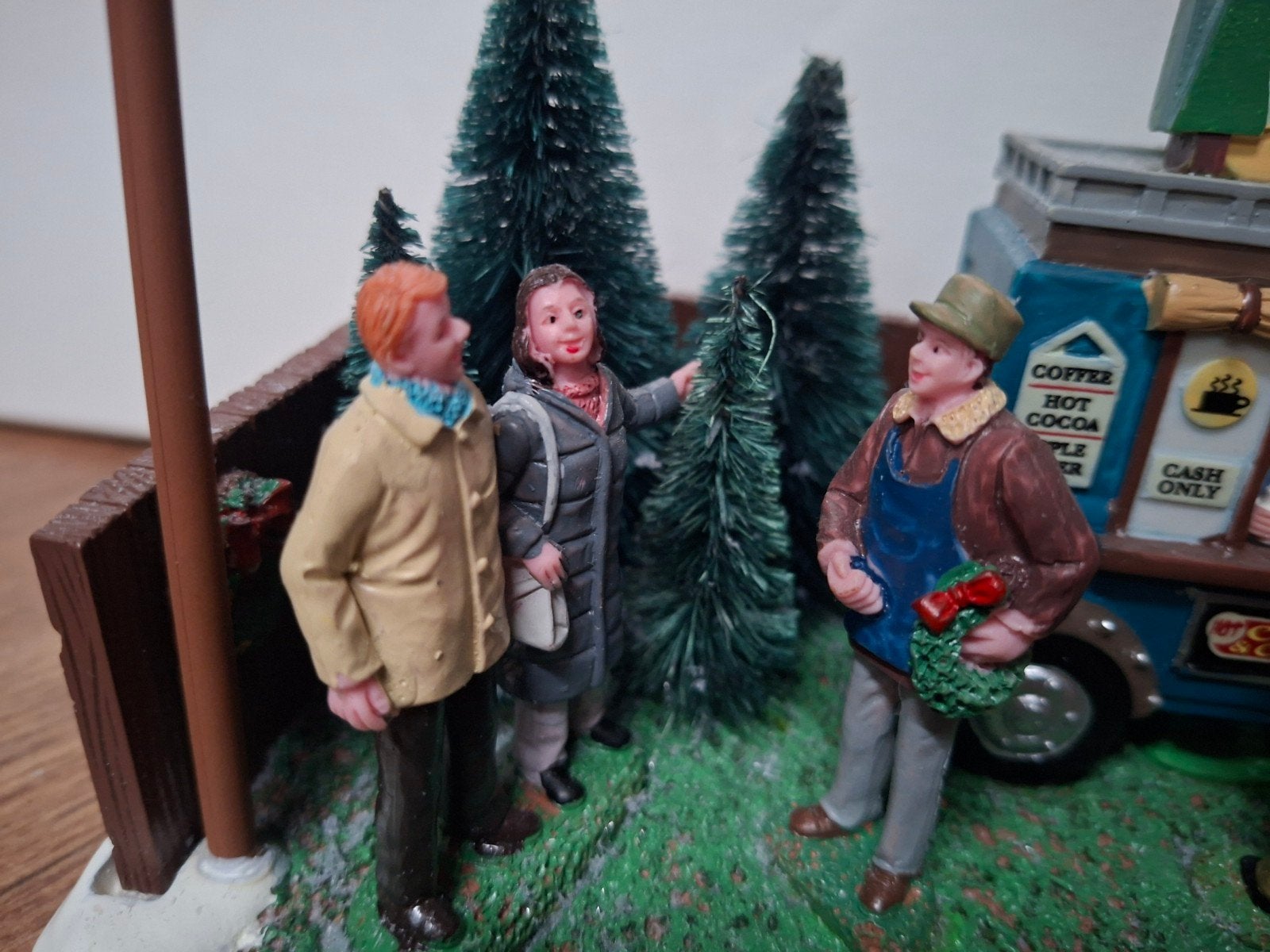 Lemax Kringle's Christmas Tree Lot, Ophalen