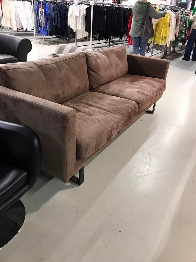 Bruine suède bank design op stalen poten, U, Ophalen of Verzenden, Zo goed als nieuw, H