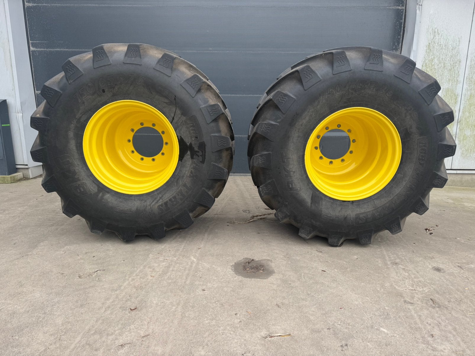 Bkt 750/65r26, Ophalen, Oogstmachine