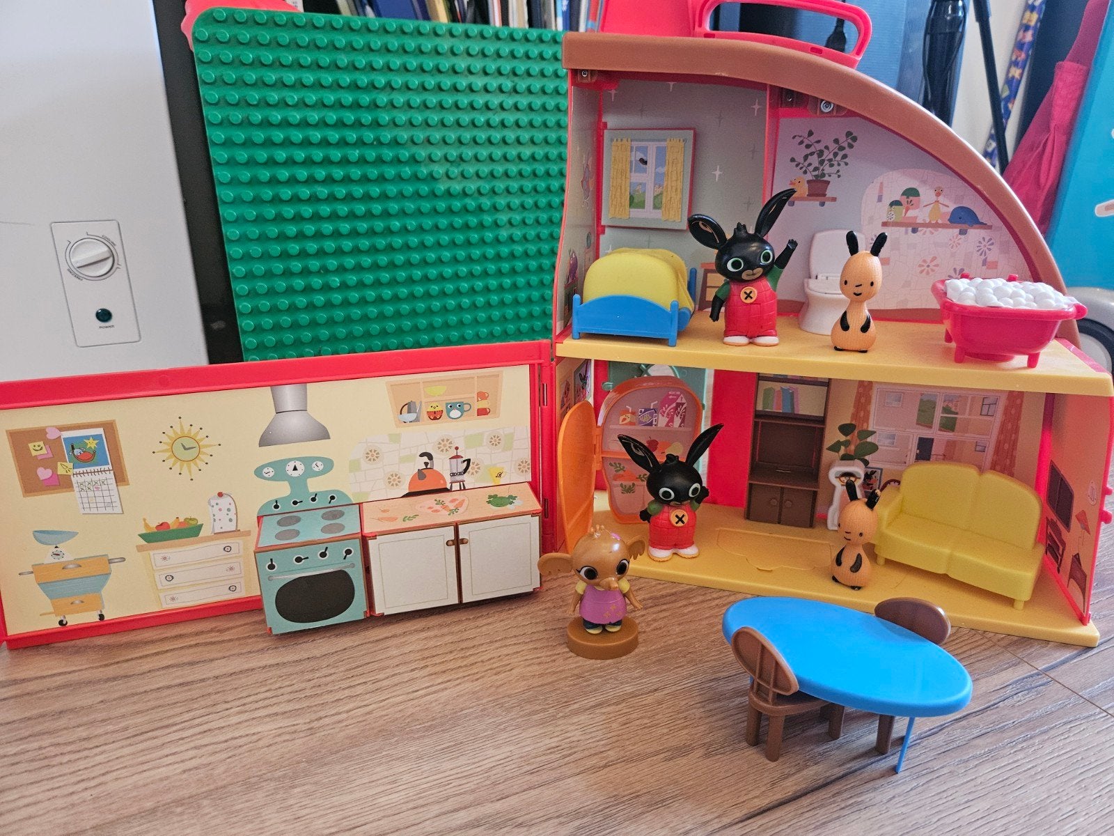 Bing huis met dubbele Bing, Flop en Sula, Ophalen, Zo goed als nieuw, Poppenhuis