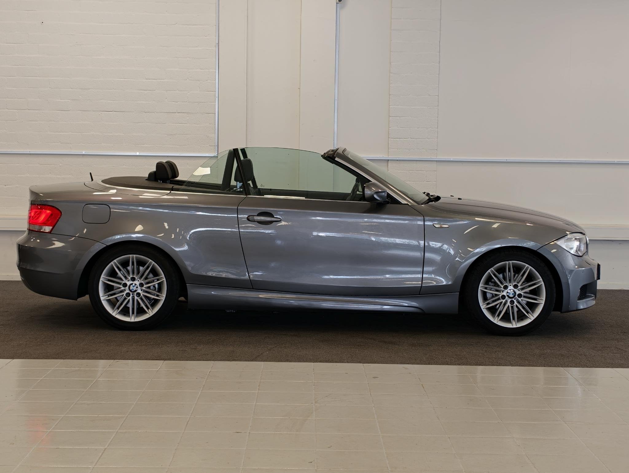 BMW 1-serie Cabrio 118i High Executive M Sport Leder Xenon W, Euro 5, Achterwielaandrijving, Zwart, Cabriolet