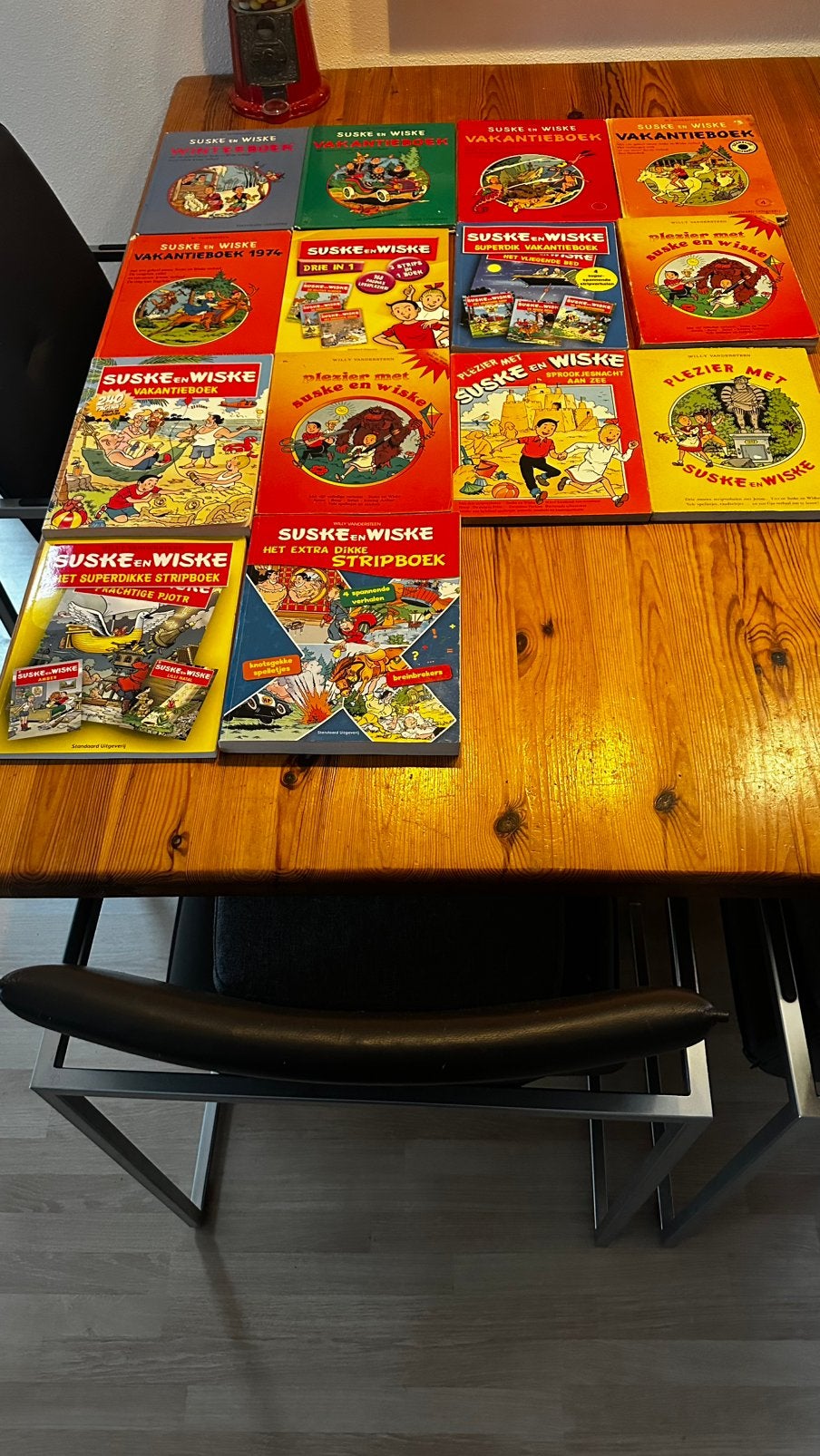 14 bijzondere Suske en Wiske vakantieboeken, winter/verzamel, Meerdere stripboeken, Ophalen of Verzenden, Gelezen