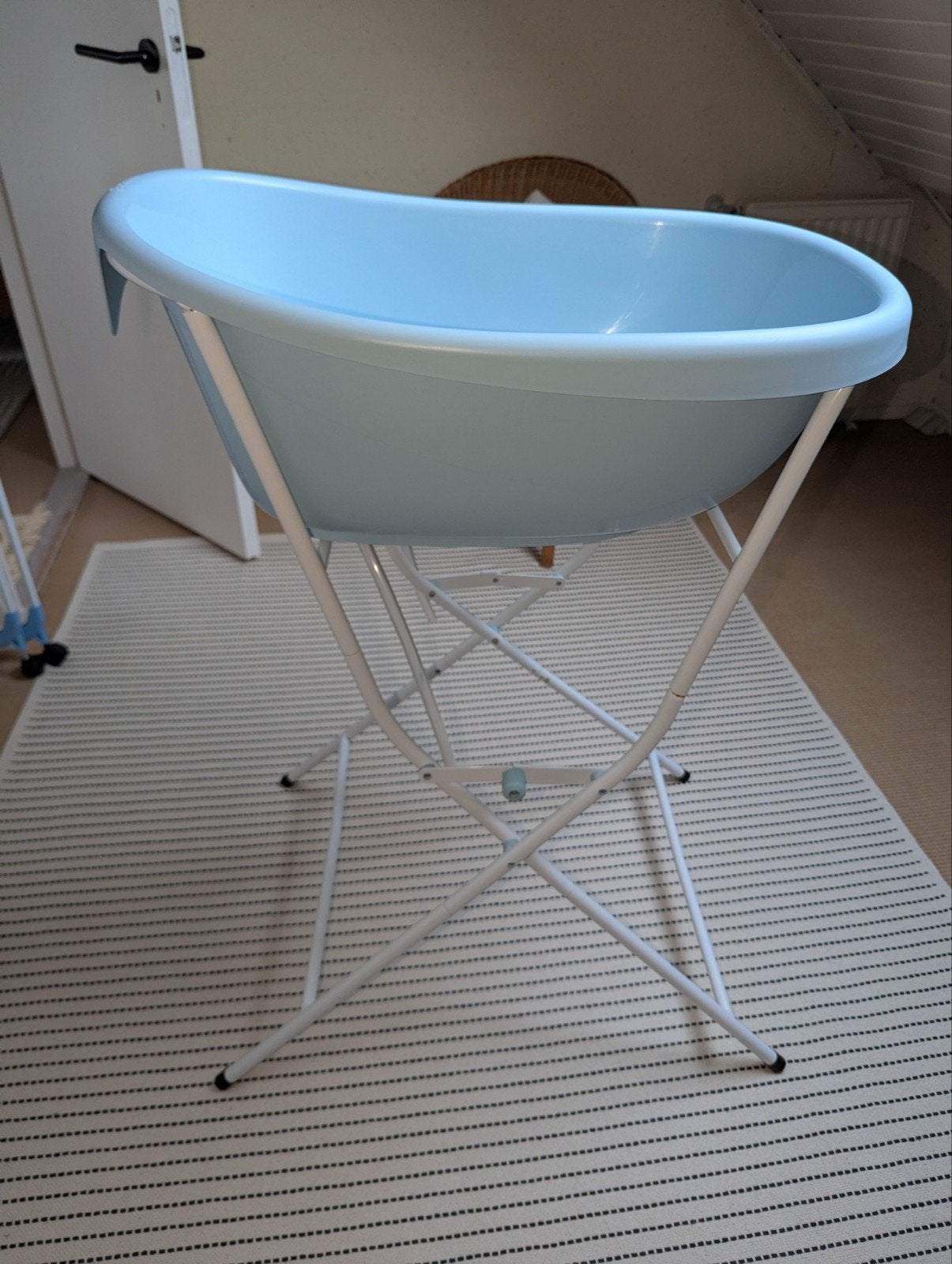 Badabulle Badkuip Kleine Walvis met Standaard en Afvoerslang, Overige merken, Ophalen of Verzenden, Zo goed als nieuw, Badje