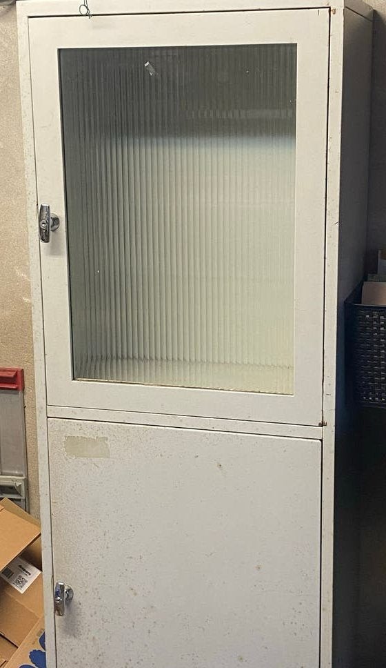 Apothekerskast met glazen planken - Opknapper, Ophalen, Gebruikt