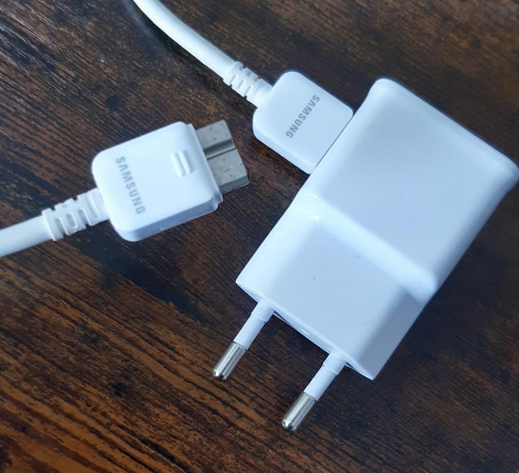 Samsung tablet oplader met kabel modelnummer EP-TA10EWE, Ophalen of Verzenden, Zo goed als nieuw, Samsung