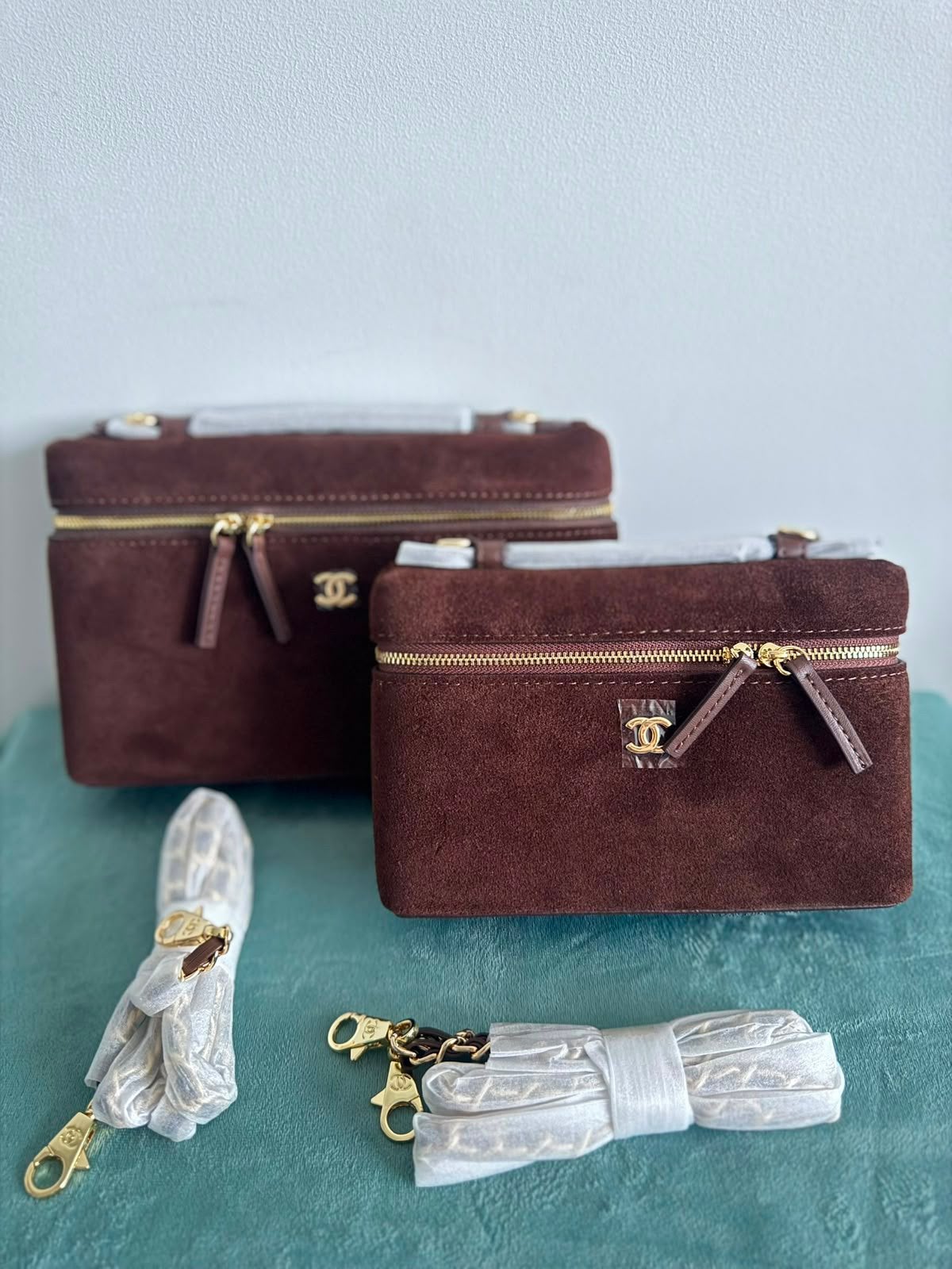 Nieuw Chanel Vanity suède tas, Ophalen of Verzenden, Nieuw, Bruin, Handtas