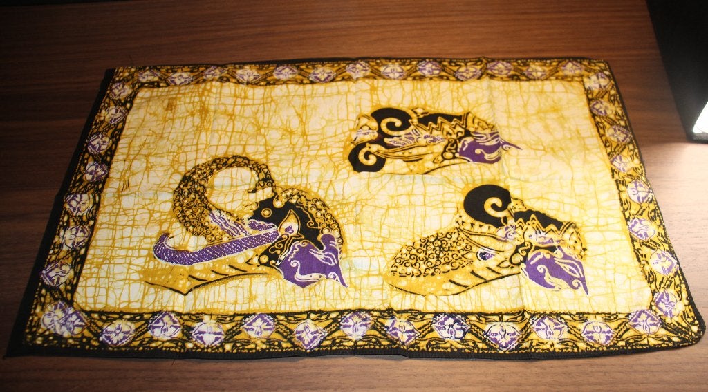 Lap 100% batik katoen stof - wayang - geel zwart beige #4335, Zwart, Nieuw, Ophalen of Verzenden, 30 tot 120 cm