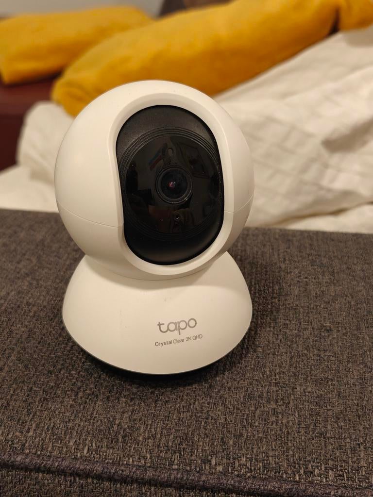Tapo 2K Indoor Security Camera (+ 128GB SD Card), Ophalen of Verzenden, Zo goed als nieuw, Camera
