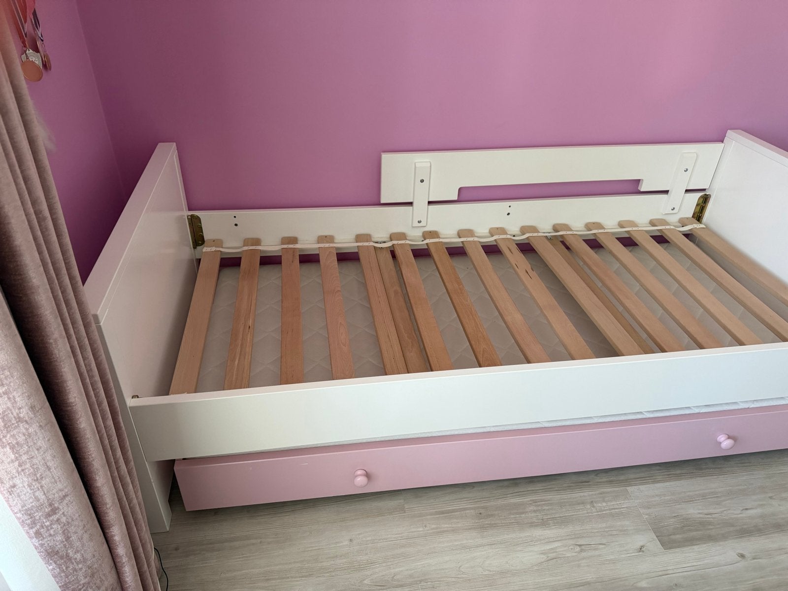 Bopita eenpersoonsbed 90x200 cm wit/roze met uitschuifbed, Ophalen, Gebruikt, 90 cm, Eenpersoons
