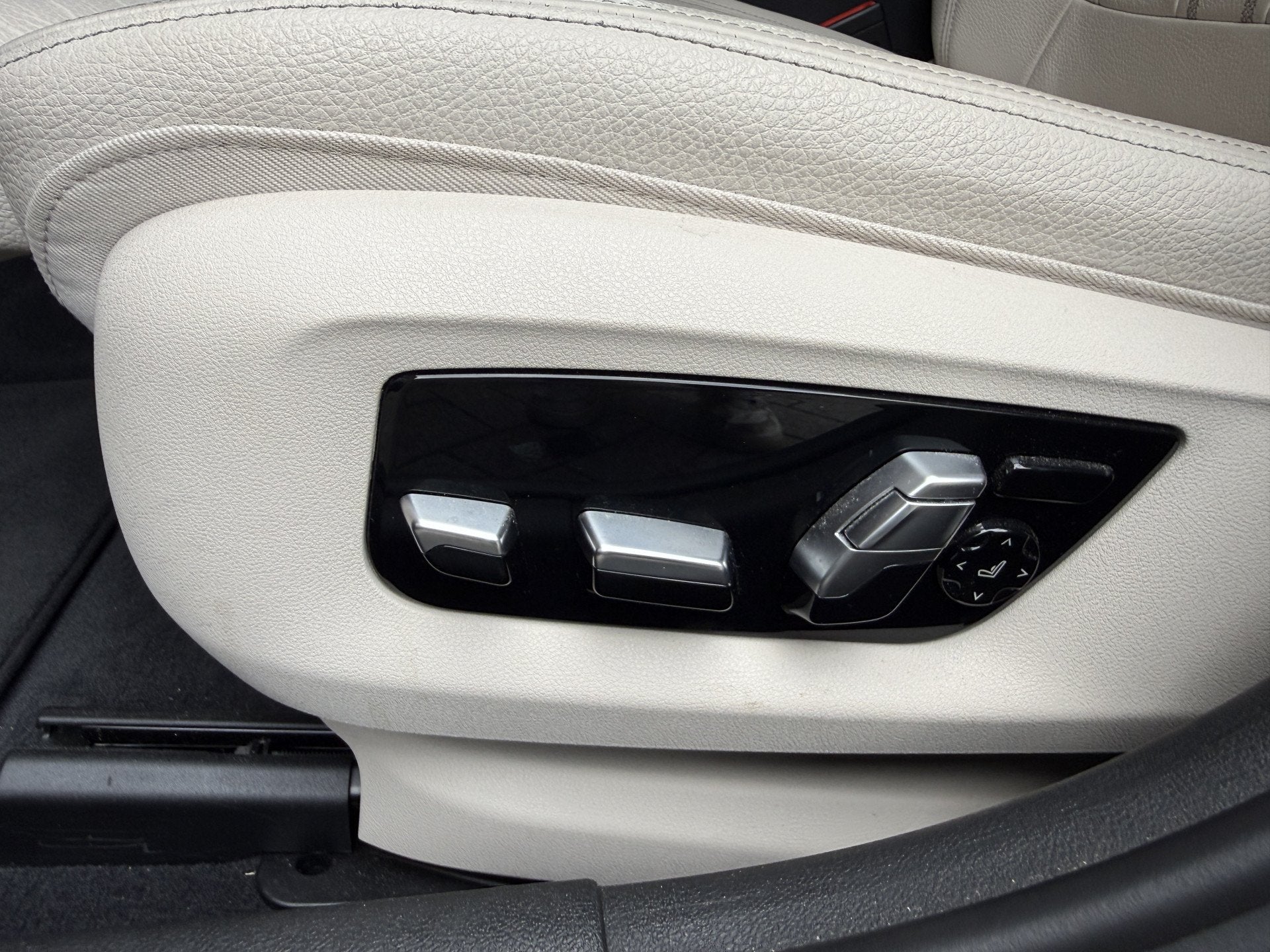 Foto 19 van BMW 5 Serie Touring 520i High Executive Sport Line