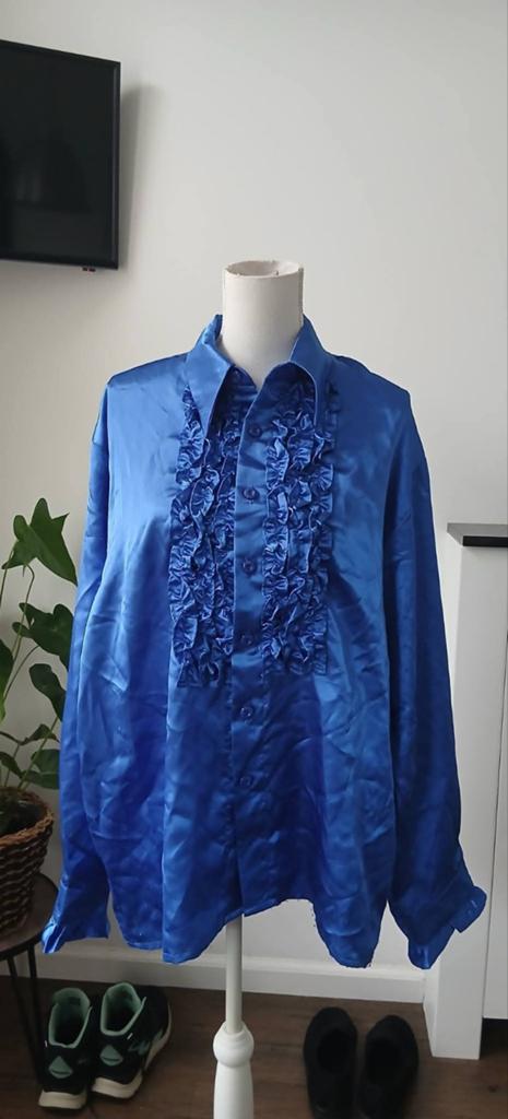 Prachtig blauw satijnen overhemd met ruches. Ideaal voor een, Ophalen of Verzenden, Zo goed als nieuw, Blauw, Halswijdte 43/44 (XL)