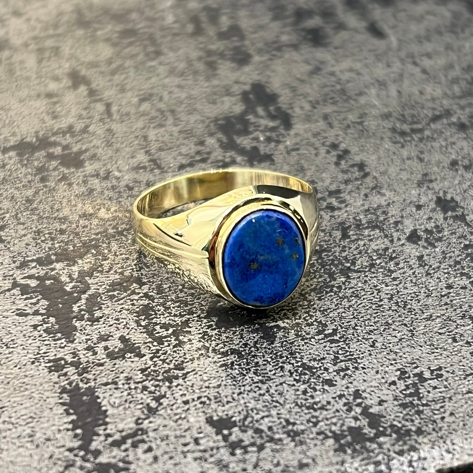 14 karaat gouden ring zegelring blauw steen heren, Ophalen of Verzenden, Zo goed als nieuw, Goud, Dame