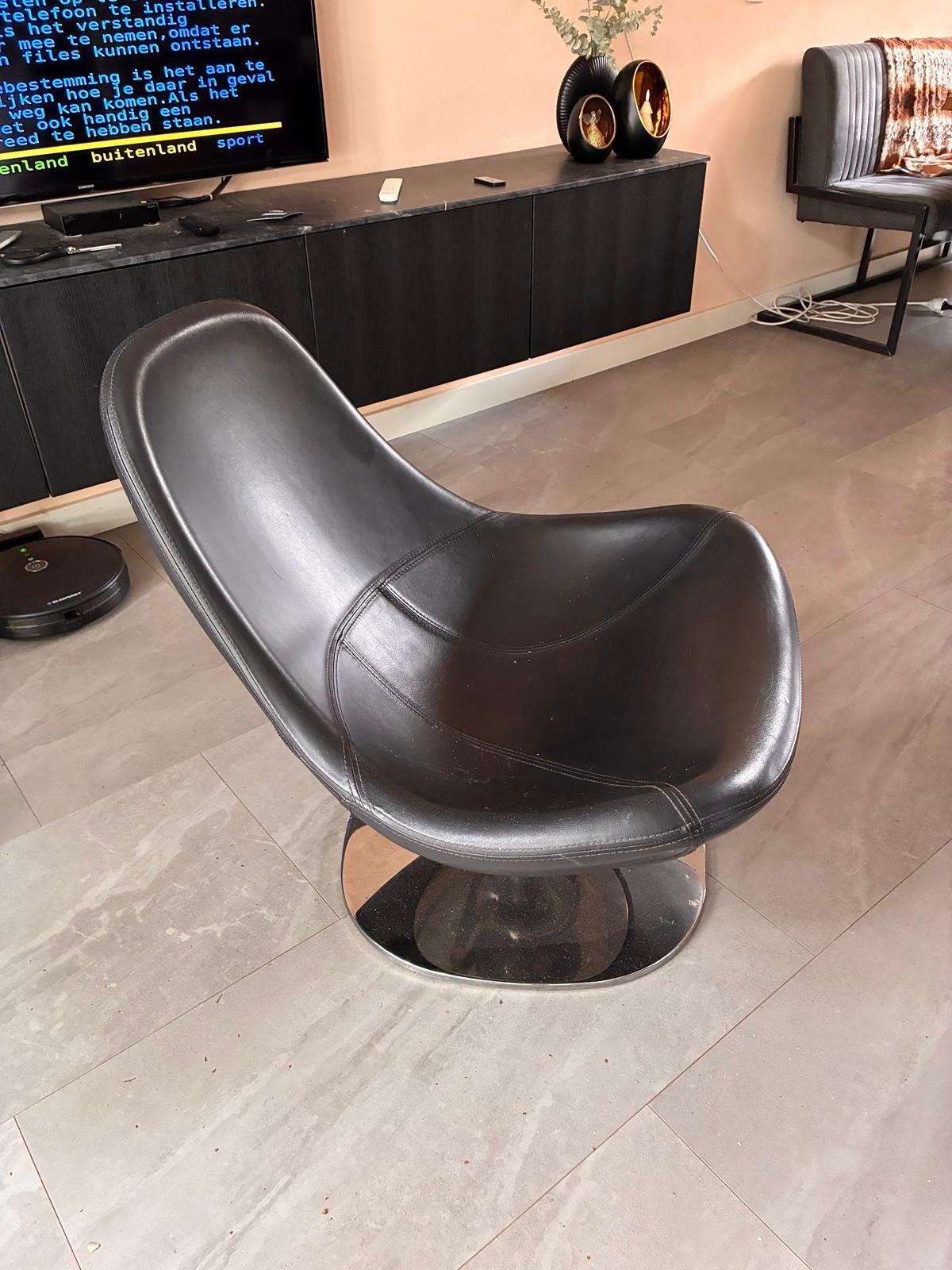 IKEA Tirup fauteuil – zwart leer, Huis en Inrichting, Fauteuils, Ophalen, Zo goed als nieuw, 50 tot 75 cm, Leer