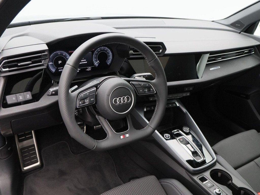 Audi A3 Sportback 45 TFSi e 272 Pk S-Line Competition | Stoe, Auto's, Audi, Euro 6, 4 cilinders, 150 min, Leder en Stof