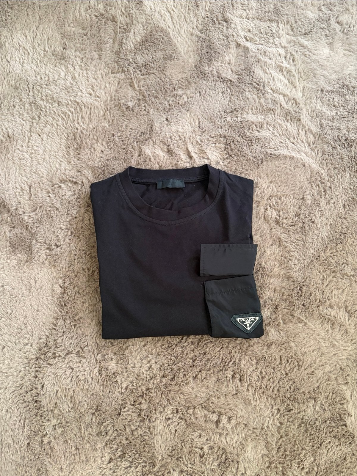 Prada T-shirt Maat M - Perfecte staat, Ophalen of Verzenden, Zo goed als nieuw, Maat 48/50 (M), Zwart