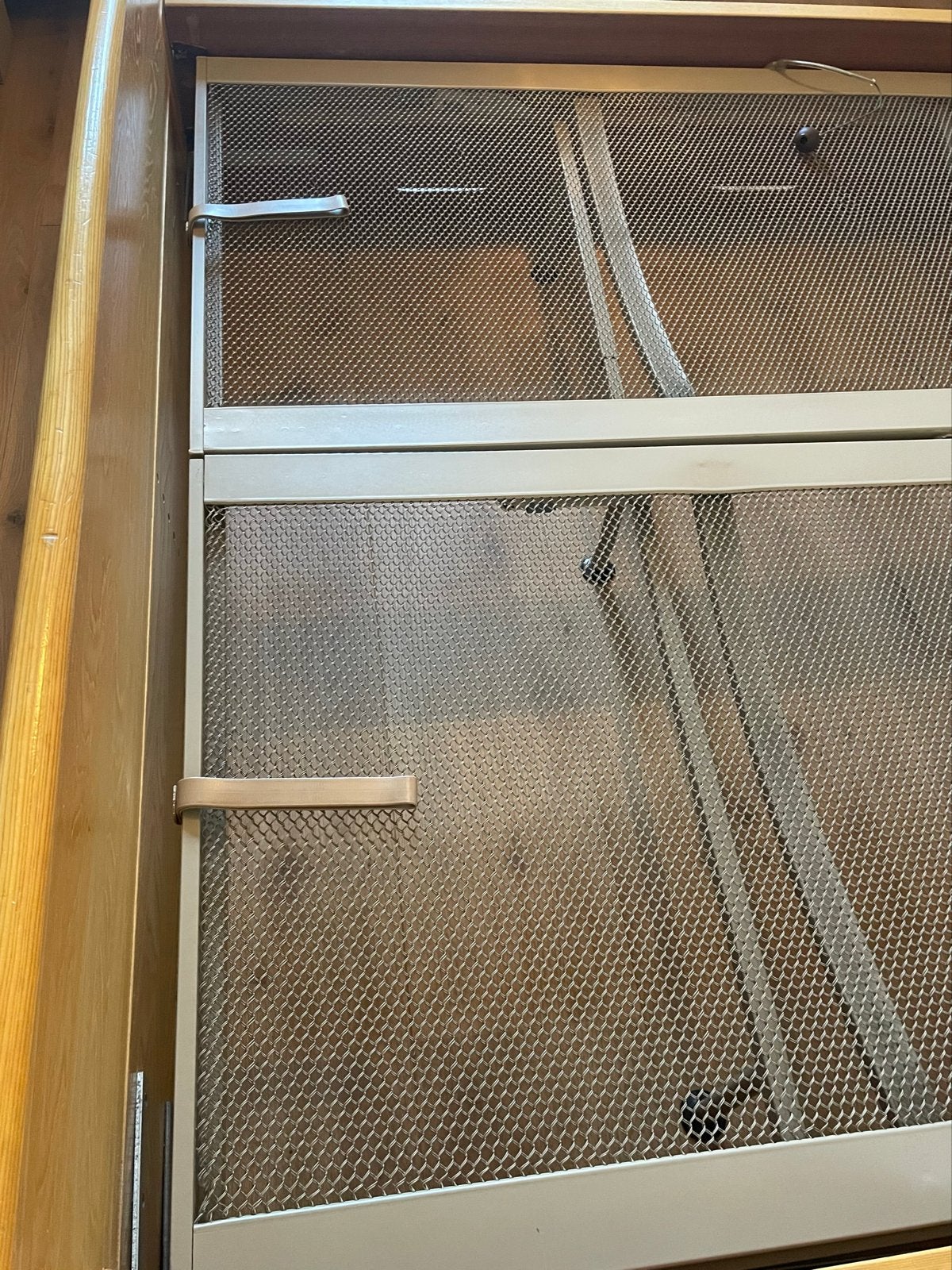 Foto 8 van Houten bed 160x200 met Auping bedbodems en nachtkastjes