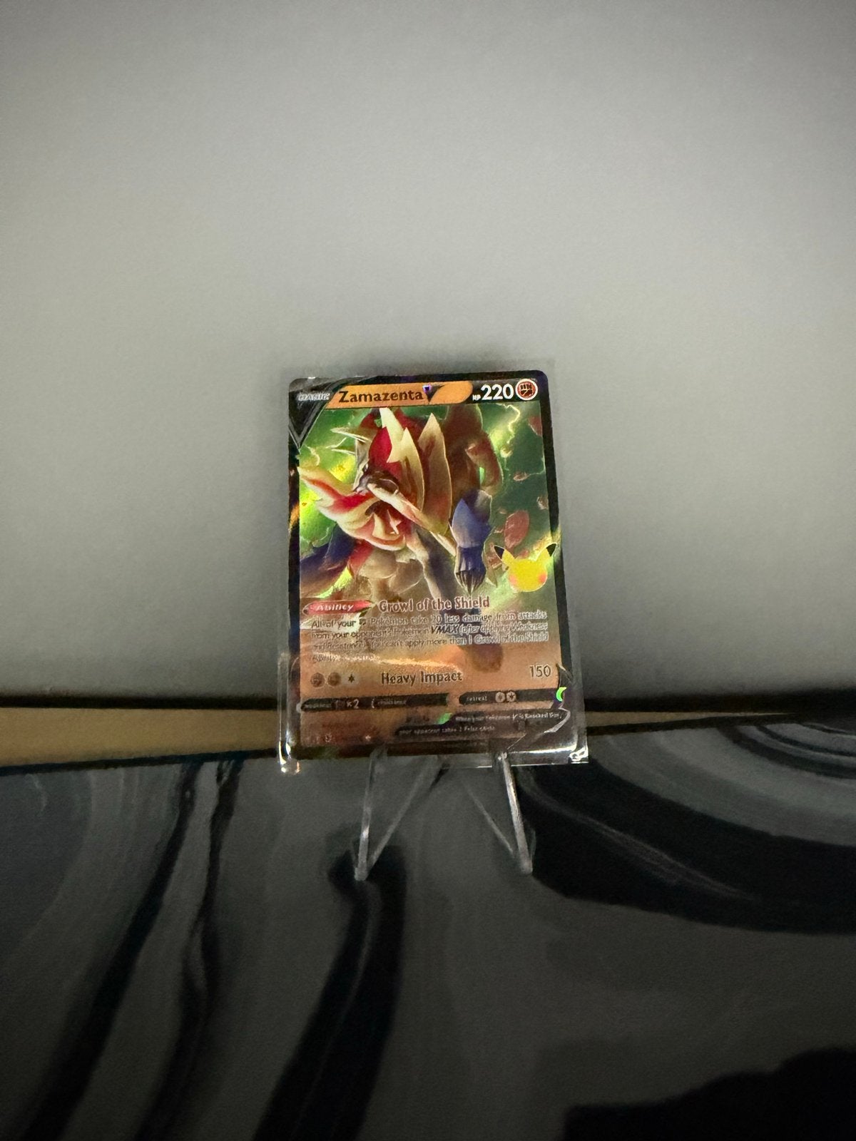 Pokémon Kaart Zamazenta V - Celebrations, Ophalen of Verzenden, Zo goed als nieuw, Losse kaart, Foil