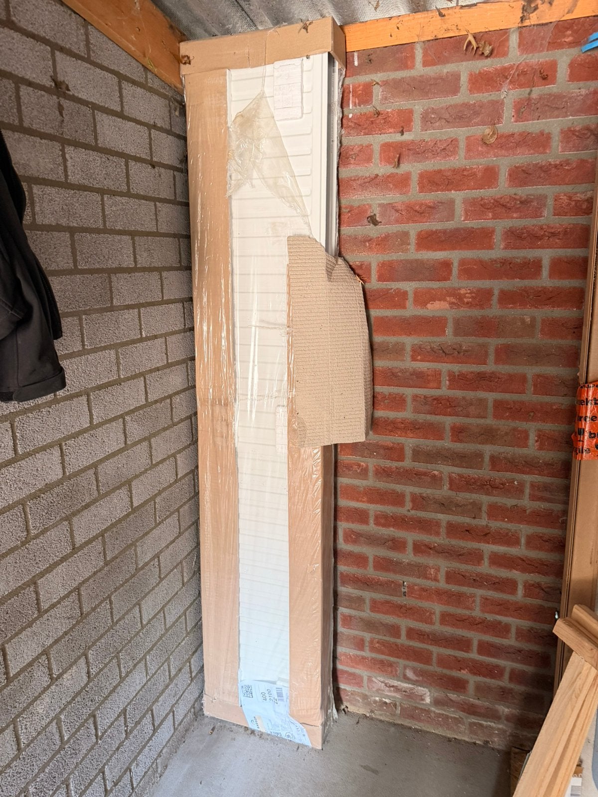 Radiator nieuw in verpakking 2100x400x100, Ophalen, Nieuw