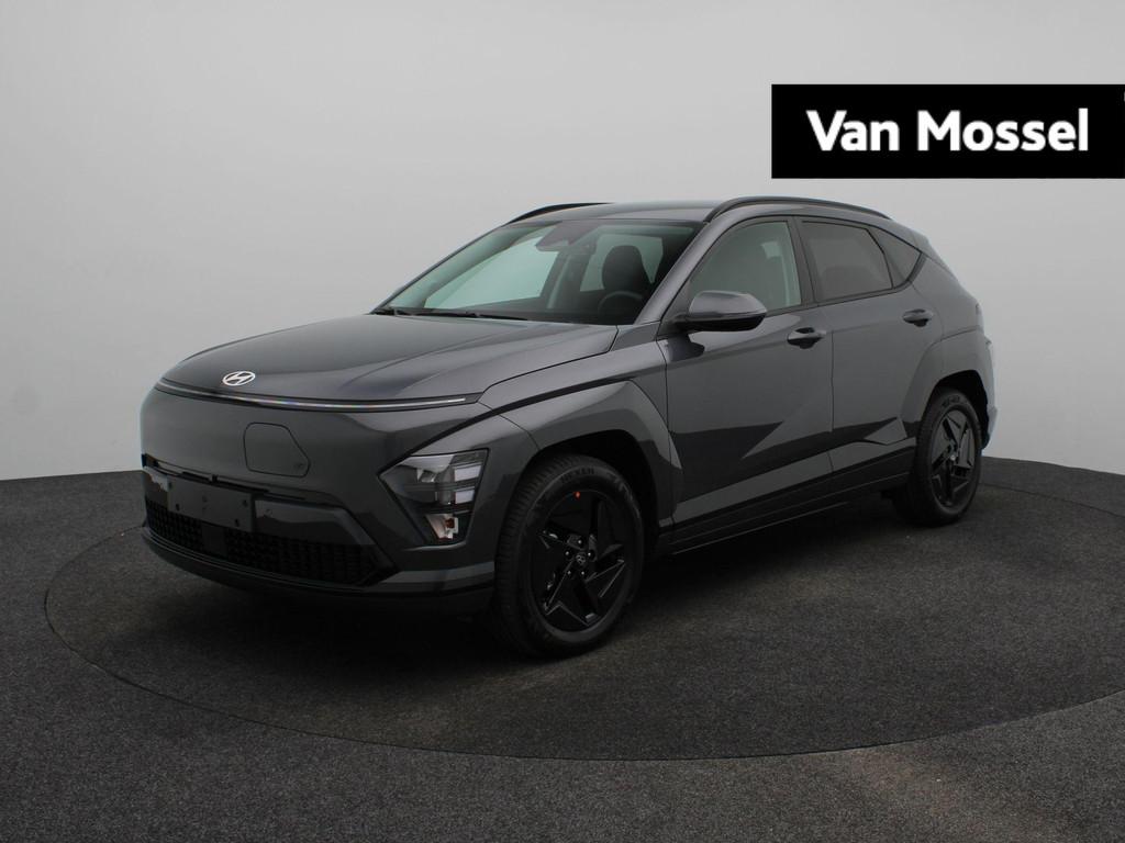 Hyundai Kona Electric Long Range Pure Edition 64.8 kWh | Sto, Auto's, Hyundai, Stof, Zwart, Met garantie (alle), Automatische klimaatregeling