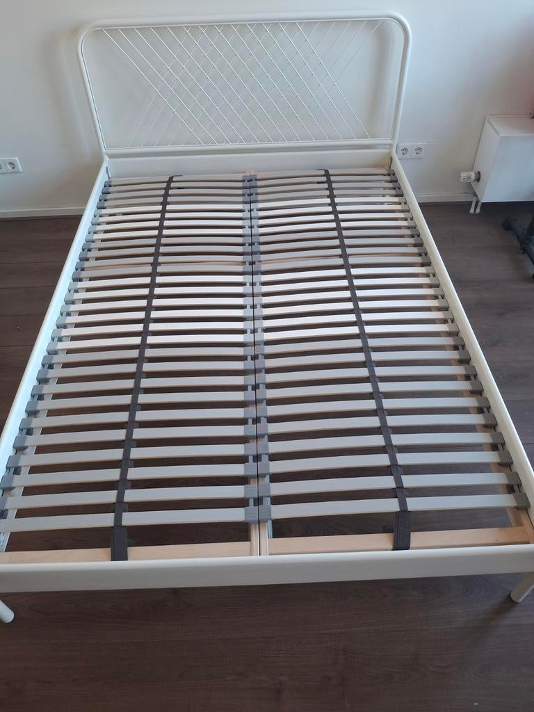 IKEA Nesttun bed 140x200 met Lönset lattenbodems, Huis en Inrichting, Slaapkamer | Bedden, Ophalen, Gebruikt, Wit, Tweepersoons
