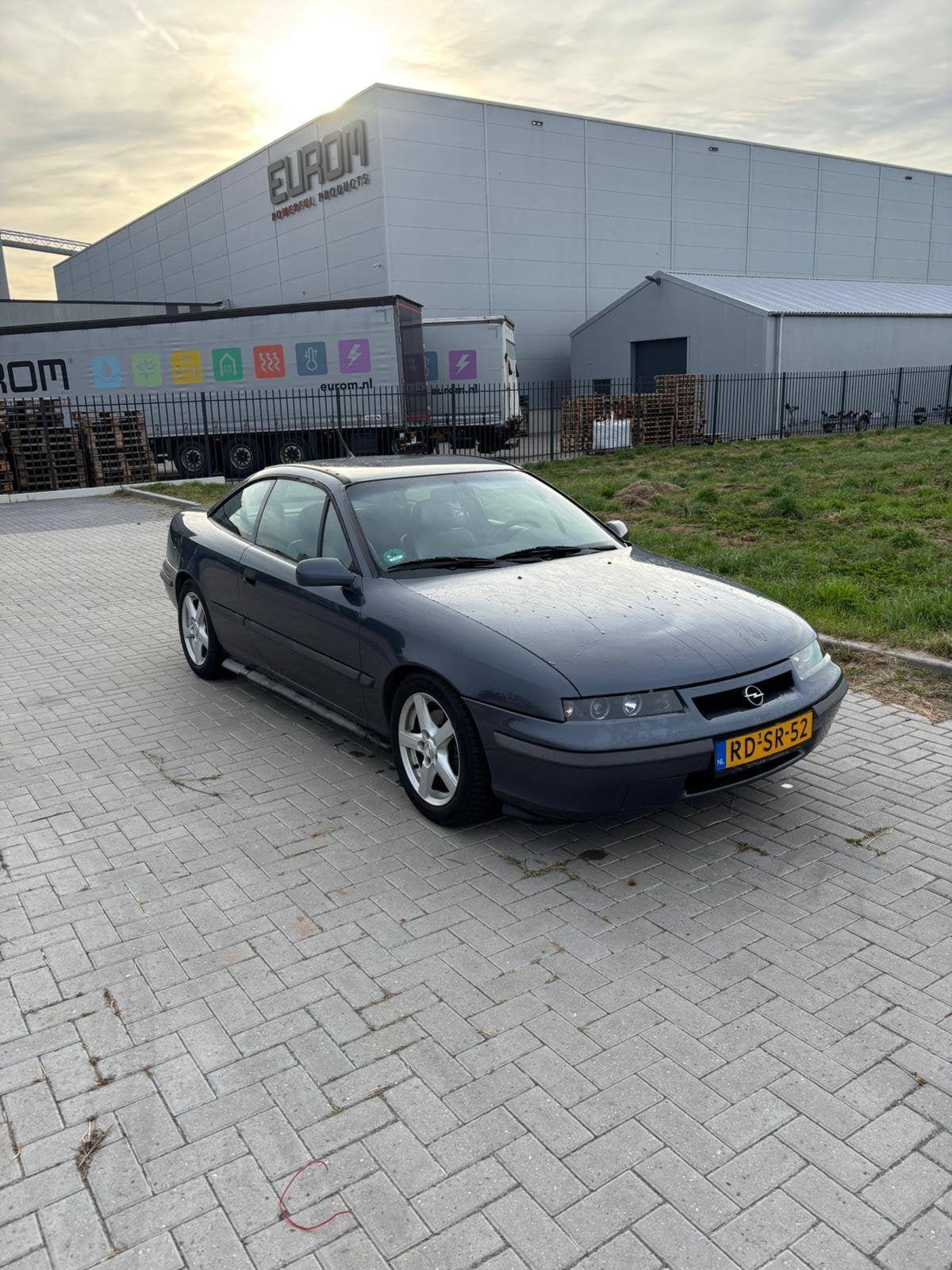Opel Calibra 2.5 I V6 AUT 1997 Grijs, Auto's, Automaat, 1350 kg, Achterwielaandrijving, Calibra