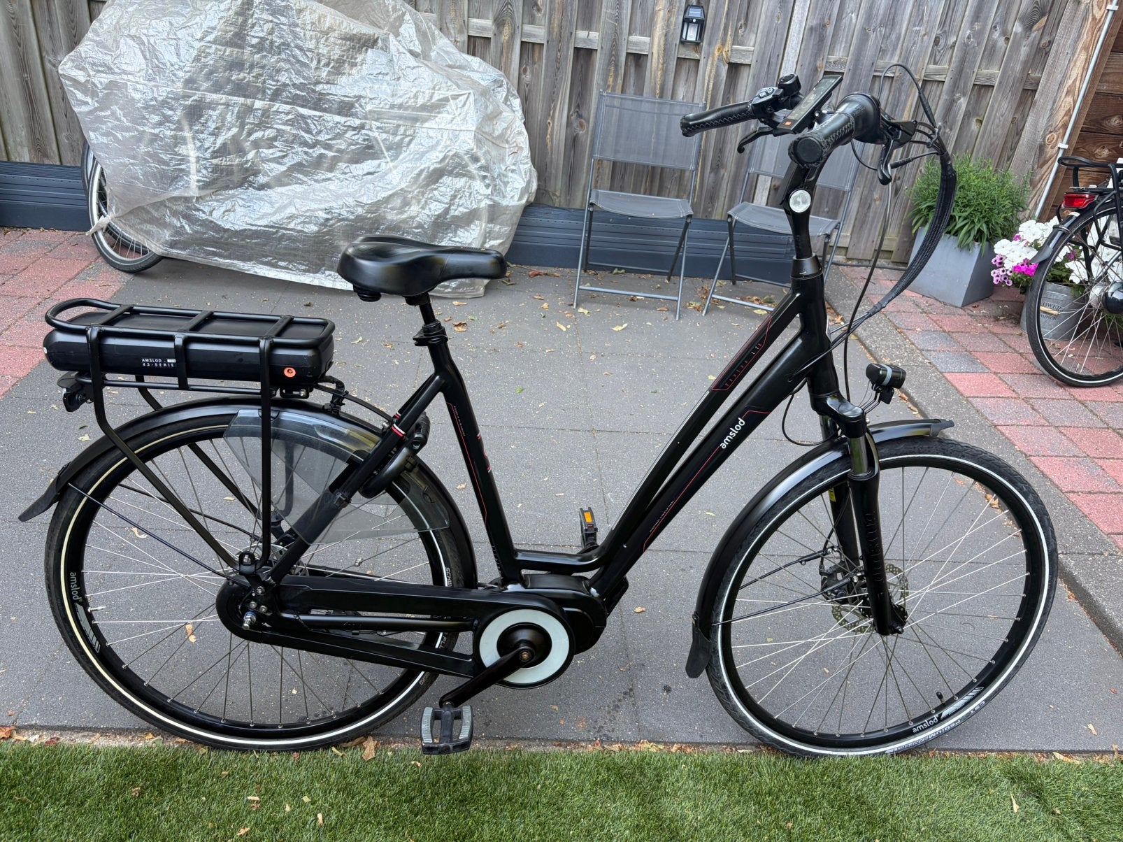 Te koop elektrische damesfiets amslod, Versnellingen, 56 cm of meer, Zo goed als nieuw, Ophalen